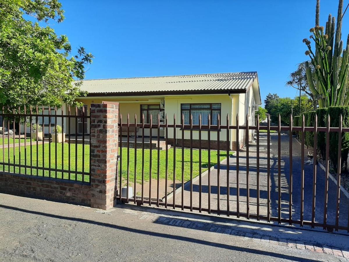 Dagbreek Beaufort West Exterior foto